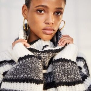 Aritzia Babaton 1-01 Guell Alpaca Wool Striped Turtleneck Crop Sweater. Size XXS